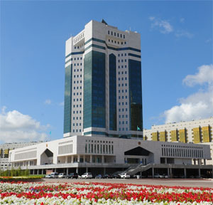 Дом Правительства РК. Фото с сайта www.primeminister.kz